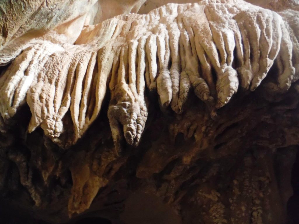 Tawi Ateer formation Caves of Oman